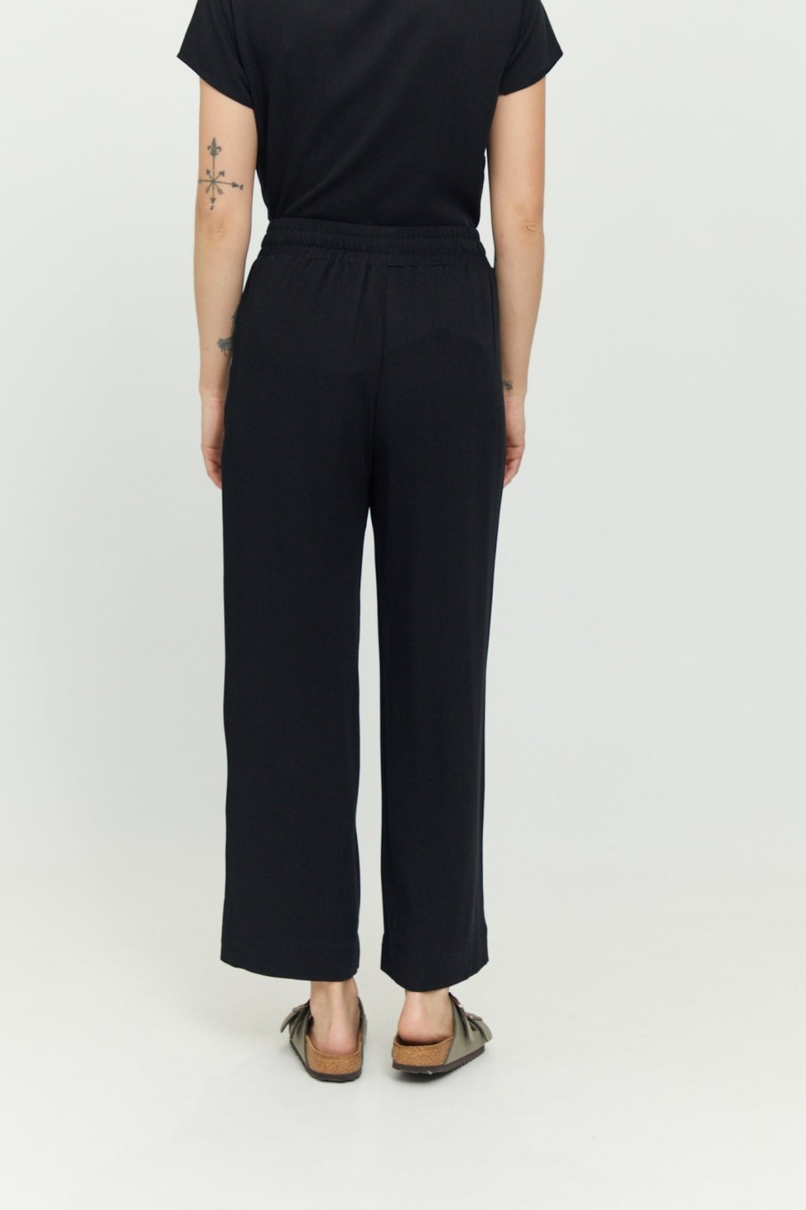 DAMEN Mazine | Cherry Pants